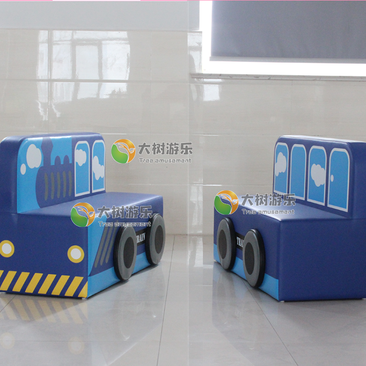 火車車廂雙人沙發(fā).png